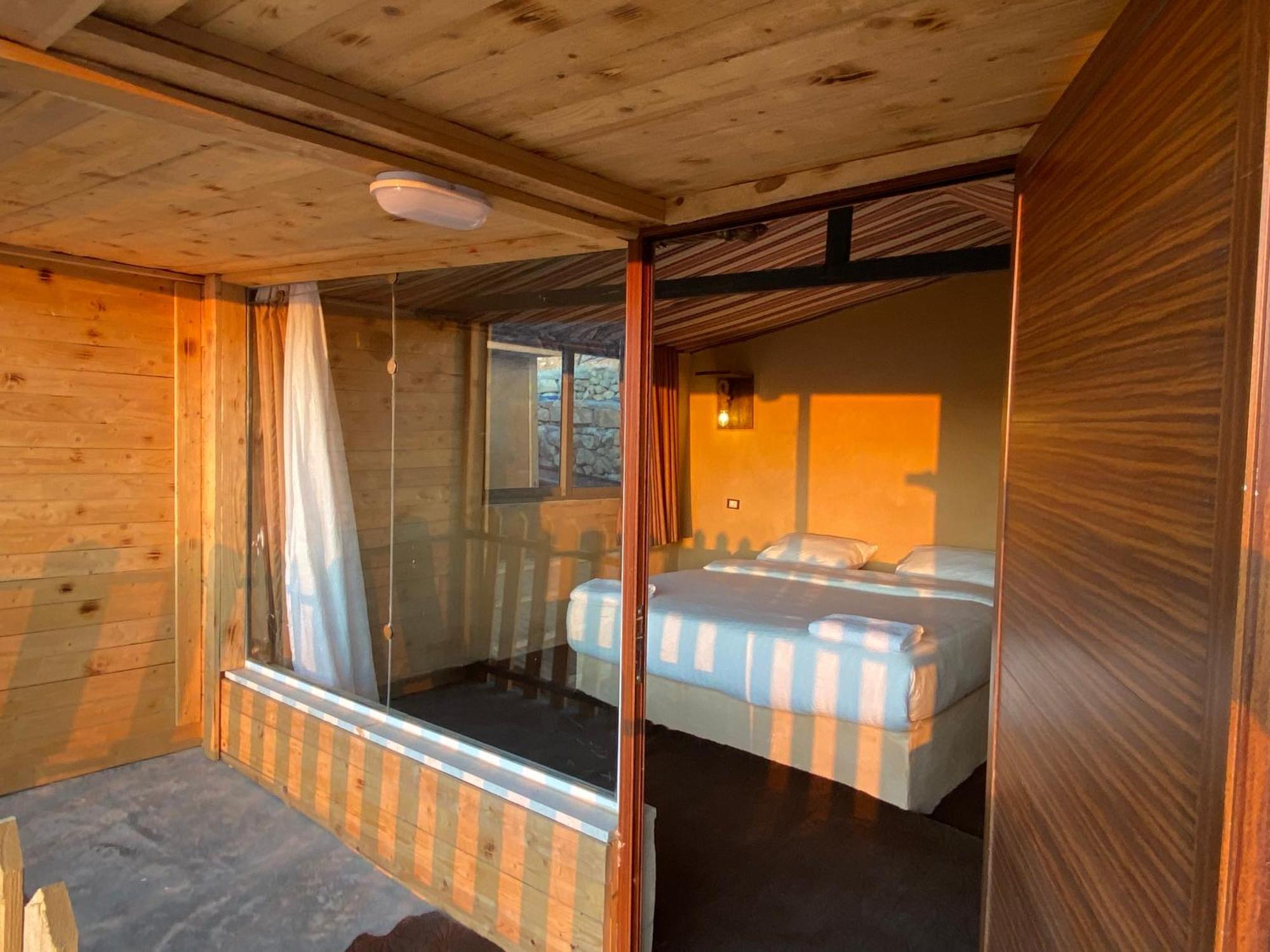 Dana's Trail Hotel *